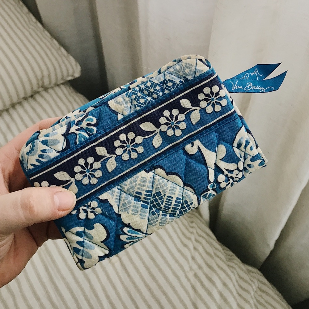 small blue and white vera bradley wallet